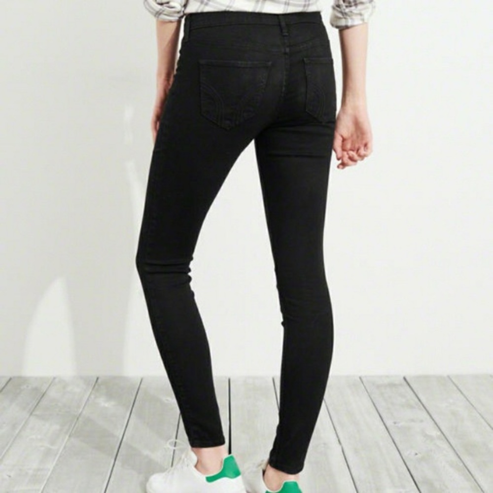 Hollister black acid wash skinny jeans - 3 short